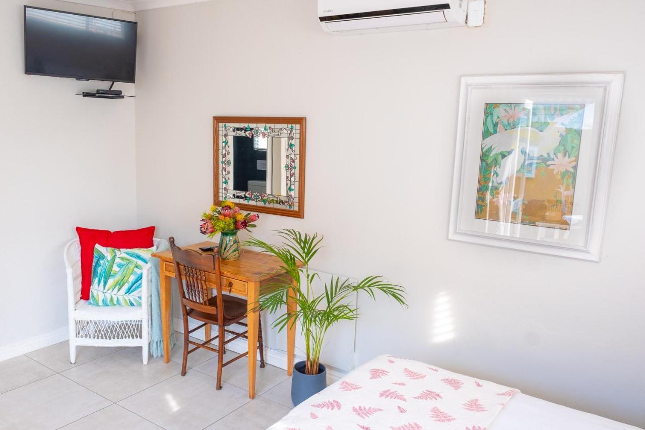 Conifer Beach House Port Elizabeth Dış mekan fotoğraf